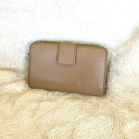 PRADA Wallet - Picture 2 of 5